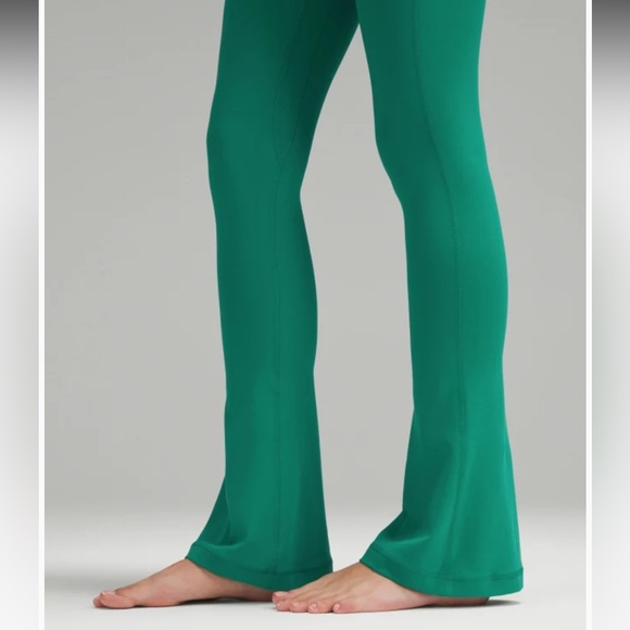 Lululemon Athletica Vibrant Green Mini Flare Yoga Leggings - Picture 4 of 9